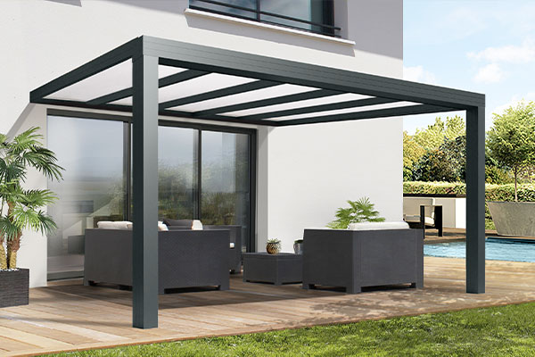 Photo d'une Pergola Bioclimatique HORIZON Adossée