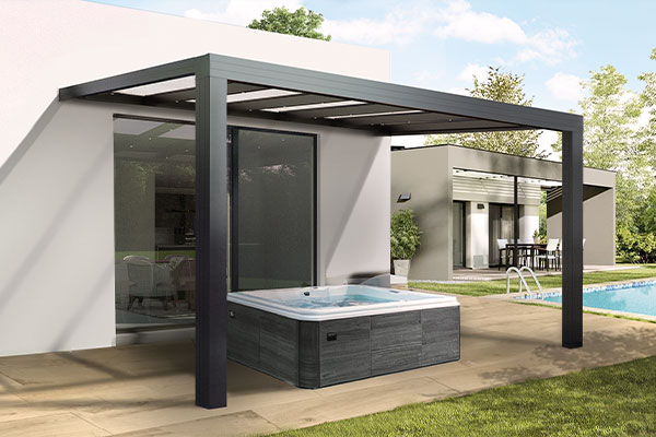 Photo d'une Pergola Aluminium HOZIZON avec un spa